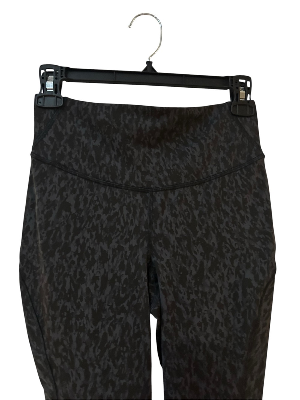Lululemon Base Pace High-Rise 28" Running Tight Sz 6 Leopard Camo Leggings - Picture 5 of 10